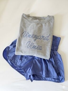 Vineyard Vines Light Gray Sweatshirt with Blue Script